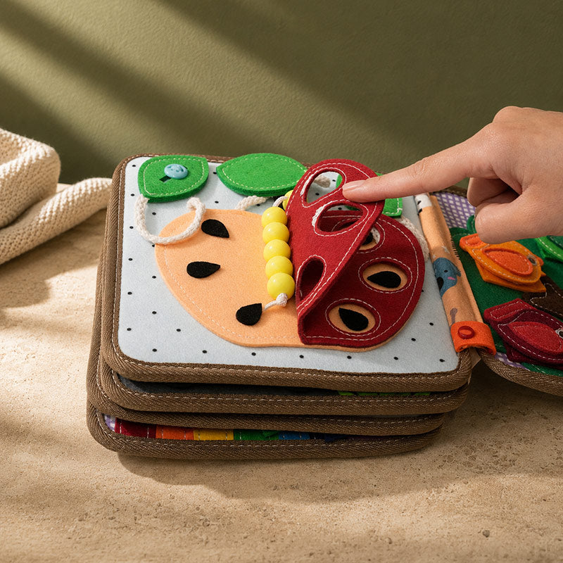Montessori Genius Giraffe Book