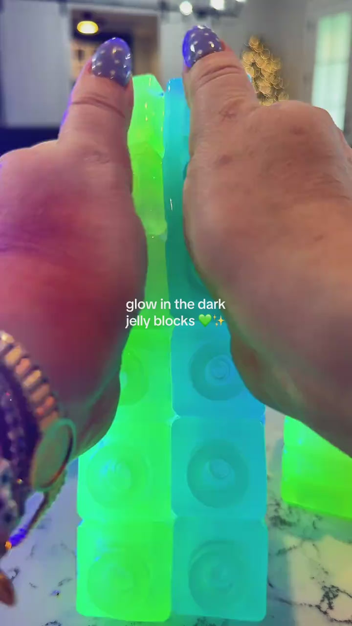 Pulling a jelly block wide open