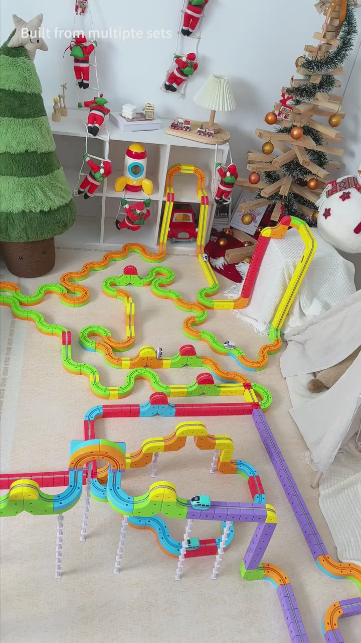 Snapping two track cubes together